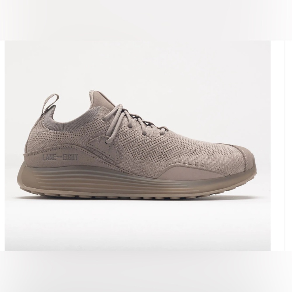 New in box. Men's HIlT Trainer
Warm Grey 11.5